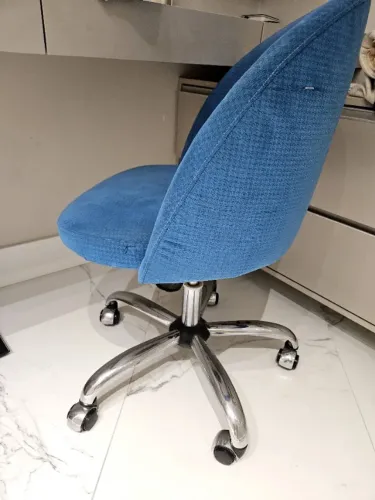 Cadeira de escritorio giratória