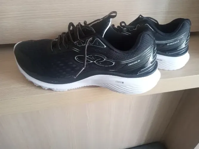 Tênis masculino novo