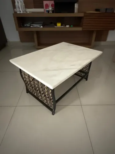 Mesinha de centro em mármore 