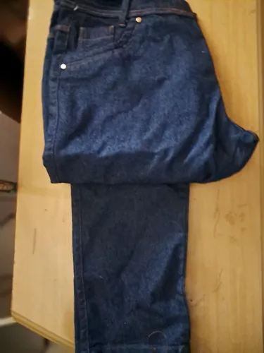 Calça jeans com elastano