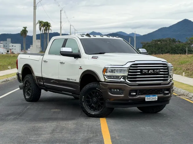 Ram 3500 Limited Longhorn 6.7 TB CD Diesel 2022