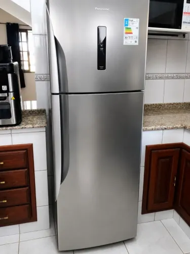 Vende-se geladeira Panasonic