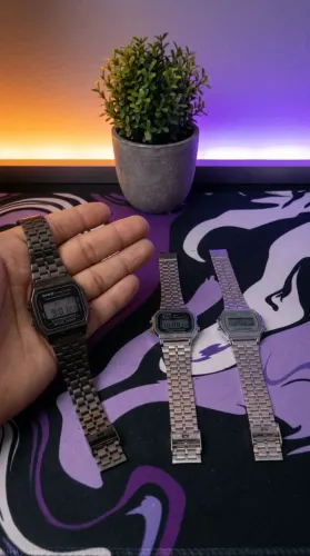 Relógio digital Casio resistente à água