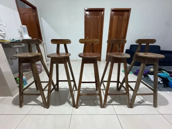 Banquetas / Bancos de madeira (altos)