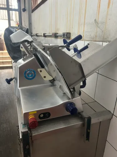 Cortador de Frios Gural GLP-330 - semi-automático