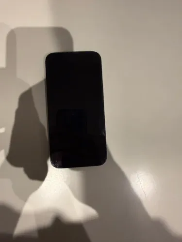 iPhone 14 - 128 GB - tela trincada
