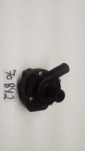 Bomba De Agua Auxiliar Mercedes C180 2011