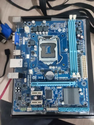 Placa mãe Gigabyte 1155 DDR3 + Air cooler universal.