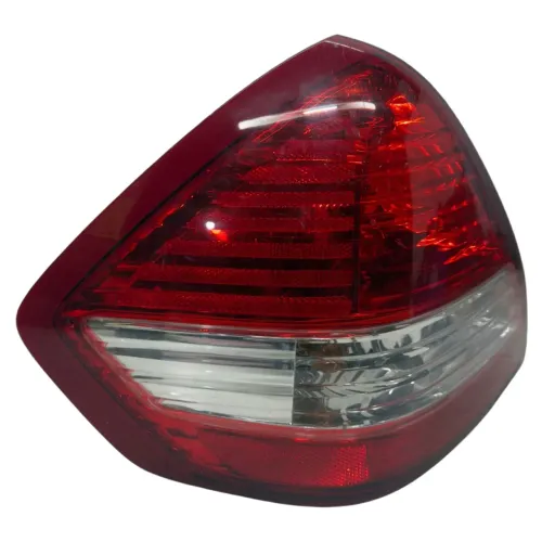 lanterna traseira esquerda Nissan tiida sedan