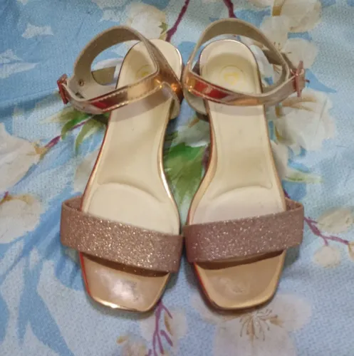 Desapego de sandália de saltinho N 31 $25.