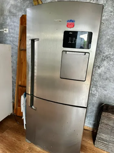 Geladeira Brastemp ATIVE MAX INVERSE INOX BRV80AK Frost Free 570