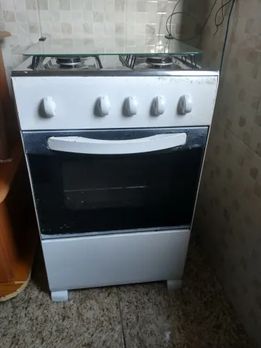 Vendo fogão completo.