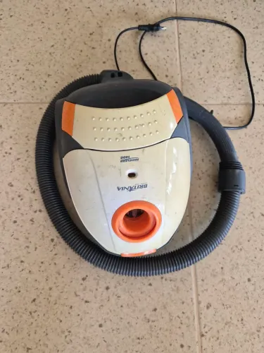 Aspirador de Pó Britânia Faciclean 1400