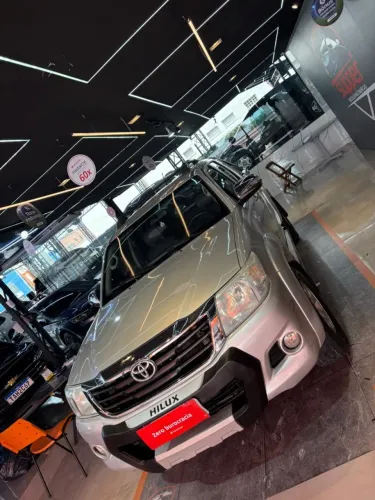 Toyota Hilux CD SRV 4X4 2.7 Flex 16V Aut. 2015