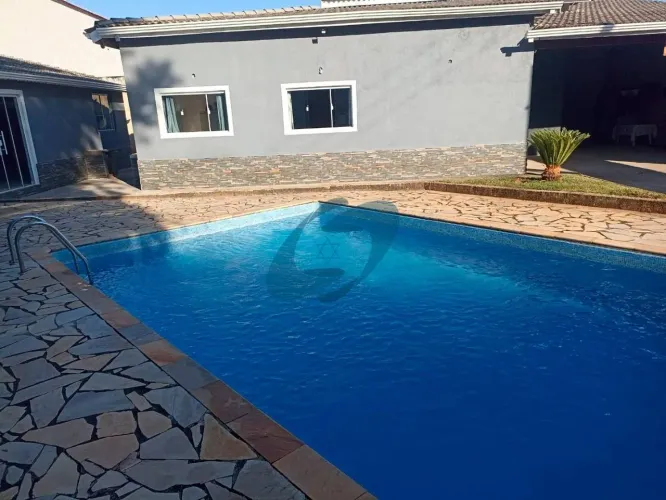 Excelente Chácara com 2 Casas à Venda em Canedos - Piracaia/SP