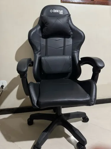 Vendo uma: Cadeira Gamer, Escritório, Confortável Ômega (Preta)