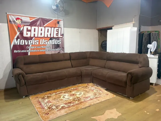 Sofá em L grande, possui 3 por 2.50 dividido em 3 módulos bem conservado ((ENTREGO GRATIS)