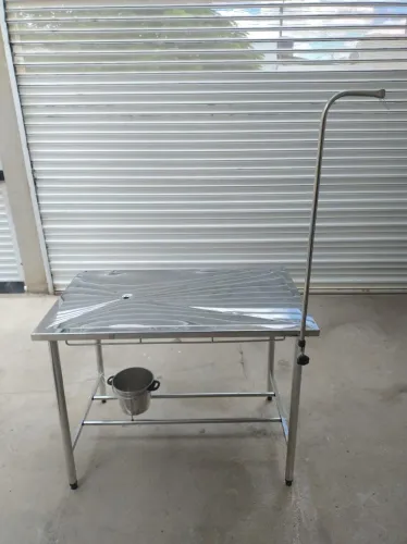 Mesa cirúrgica em inox