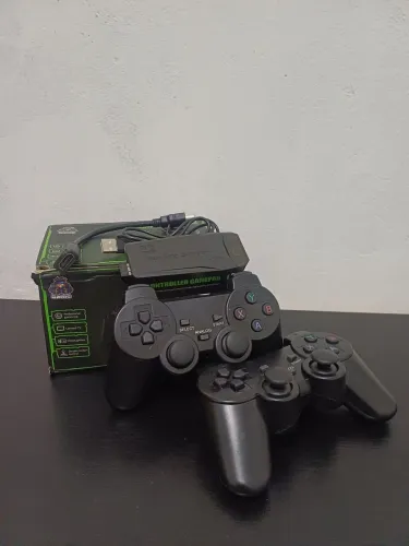 Vendo game stick usando pouquíssimas vezes