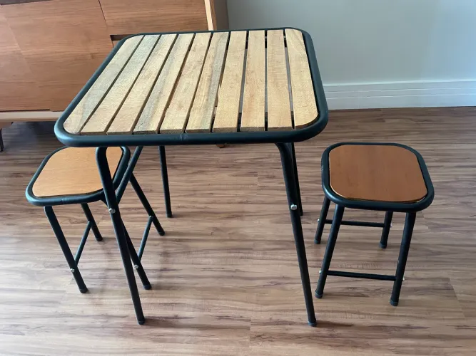 Mesa Bistrô com 2 Banquinhos - Estilo Industrial ?