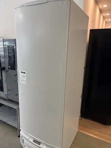 Frezzer vertical 570 lts
