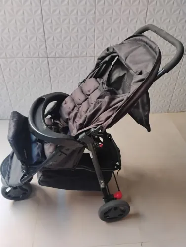 Kit bebê conforto e carrinho de bebê