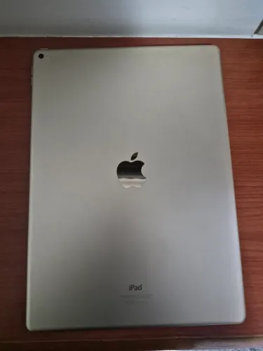 Ipad pro 1st generation 12.9'' dourado