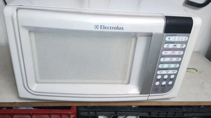 Microondas Eletrolux 24 litros