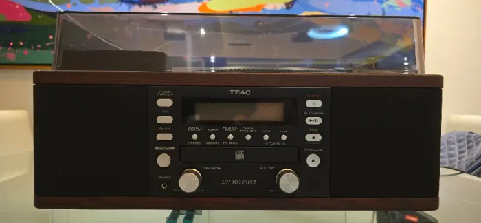 TEAC LP-R5550USB - Vitrola Toca-discos CD K7 AM/FM com controle remoto. Digitaliza por USB