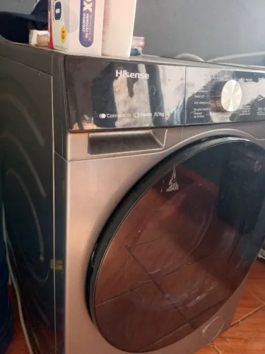 Máquina de lavar lava e seca