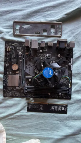 Placa mãe Asus + Intel Core i3-9100F