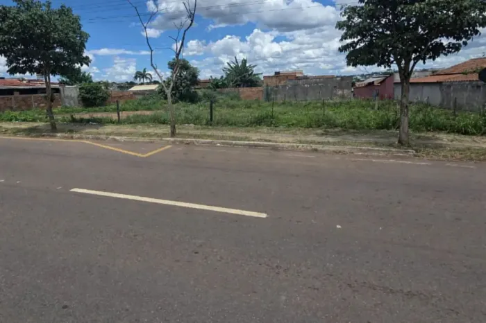 3 lotes na avenida São João - Aparecida de Goiania