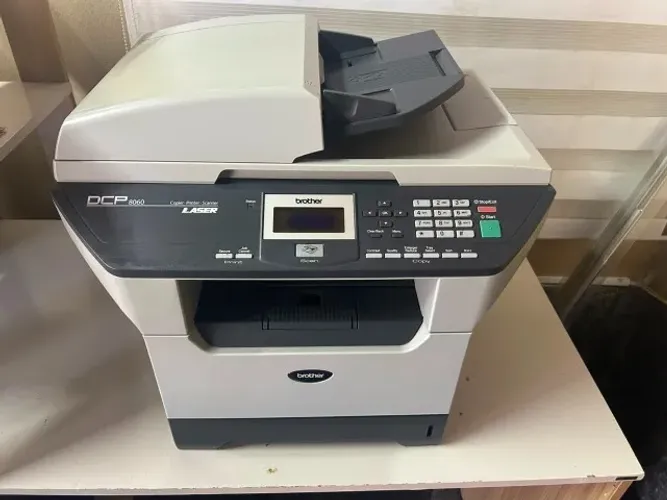 Multifuncional laser Brother DCP 8060