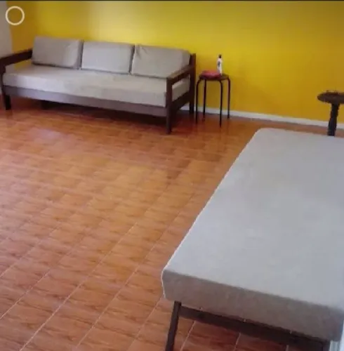 Valor dos 2 Sofás, 3 lugares, bicama estilo retrô. Madeira Maciça 