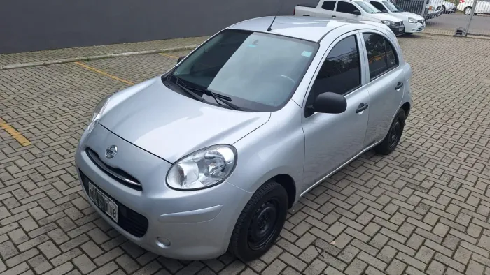 Nissan March 1.0 16V Flex Fuel 5P 2013