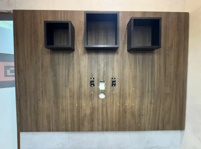 Painel de tv com ninchos