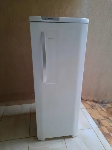 Geladeira Electrolux 370 litros Frost Free 