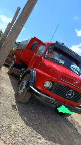 Caminhão caçamba 1313