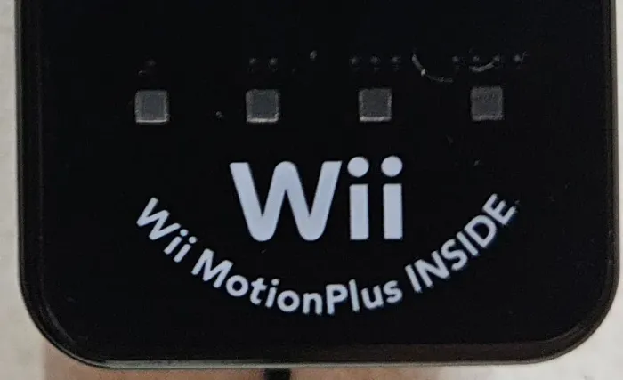 Controle Wii Remote com Wii Motion Plus Inside para Nintendo Wii - Preto