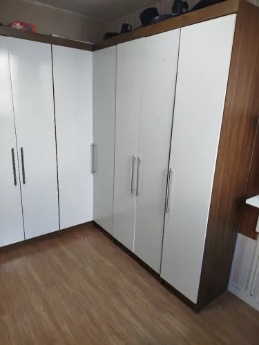 Guarda roupa MDF bem espaçoso