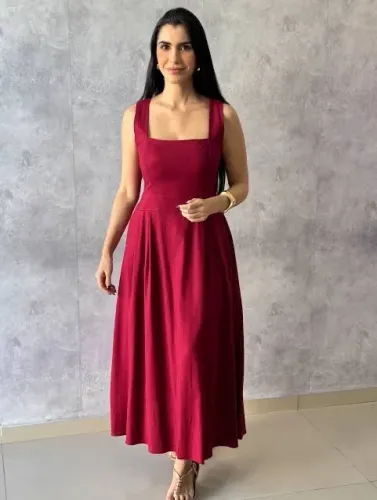 Vestido midi em tricoline com alças largas e laço nas costas
