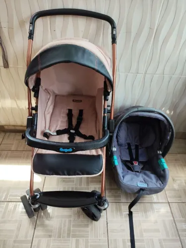 Kit carrinho bebê+ bebê conforto 