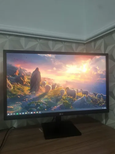 Monitor LG 24"