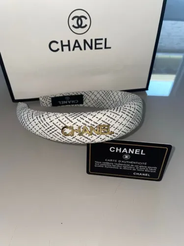 TIARA CHANEL USADA POUCAS VEZES