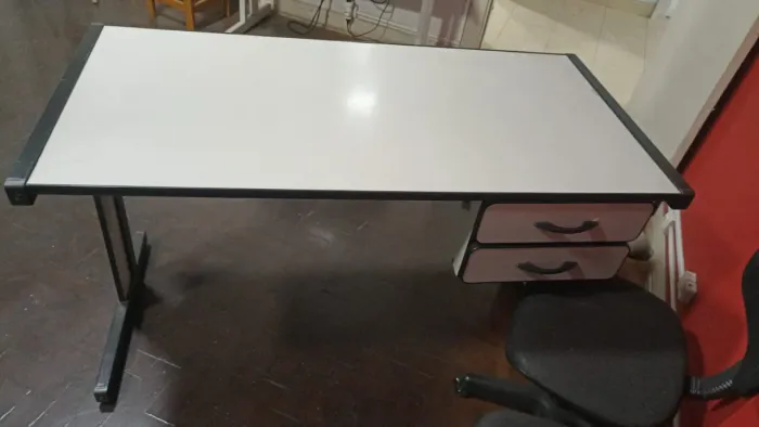 Mesa Para Escritório com 2 Gavetas