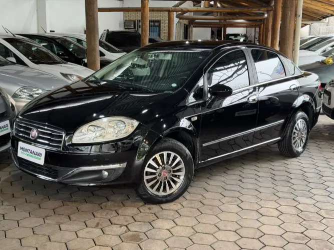Fiat Linea Essence 1.8 Flex 16V 4P 2015