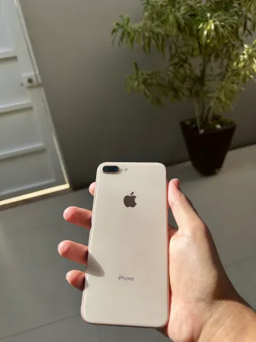 iPhone 8 Plus 64gb dourado