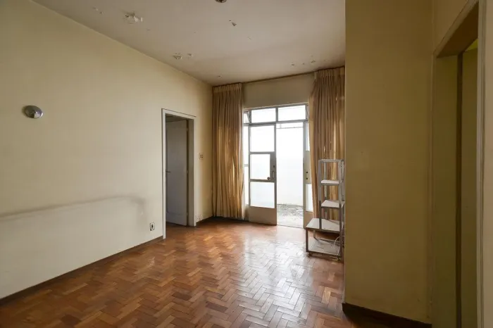 Casa à Venda - Colégio Batista, 2 Quartos, 96 m2