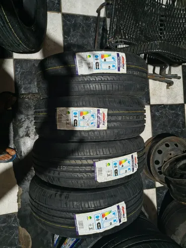 Vendo quatro pneus durable aro 15.195.60 pneus novos primeira linha 