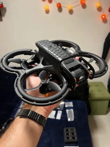 DJI Avata 2 Fly More com lentes e acessórios
